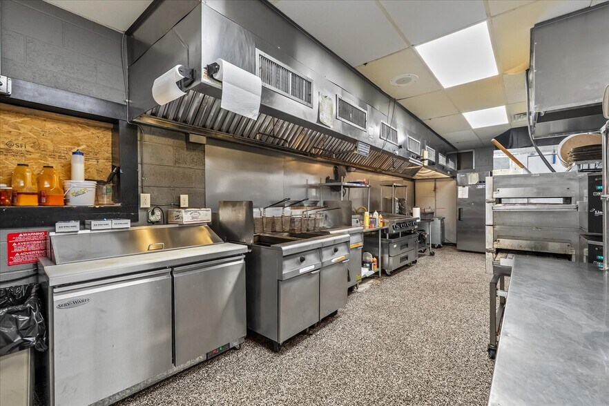 More Photos Of 601 School St, Morrison Light Distribution For Sale