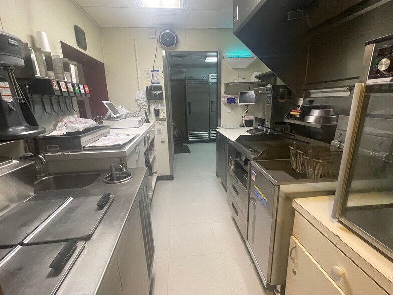 More Photos Of 4629 N Port Washington Rd, Milwaukee Restaurant For Sale