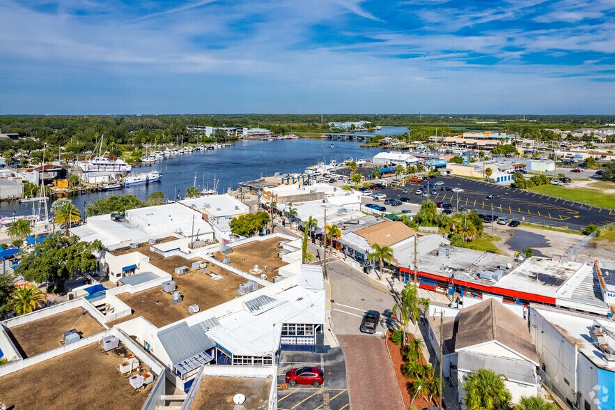 More Photos Of 530 Athens St, Tarpon Springs General Retail For Sale