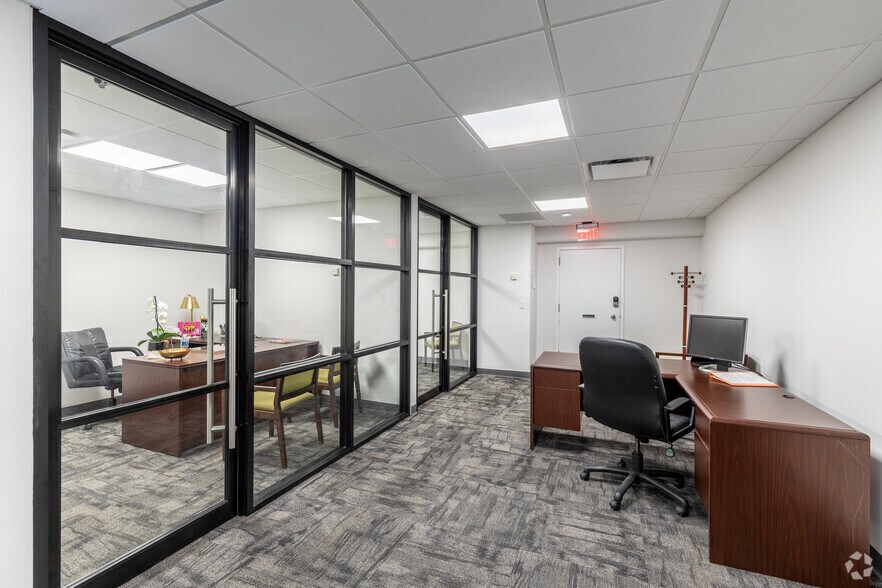 More Photos Of 83 East Ave, Norwalk Medical For Lease