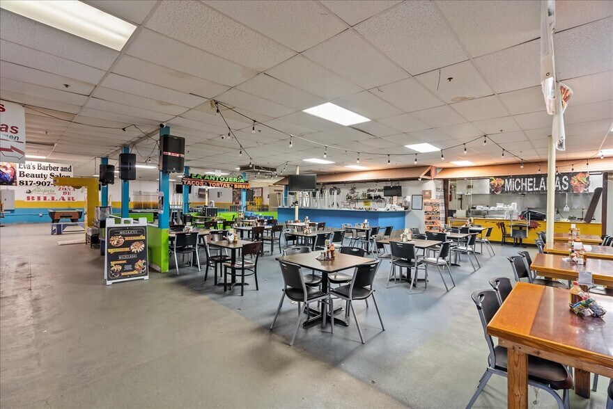 More Photos Of 318 E Long Ave, Fort Worth General Retail For Sale