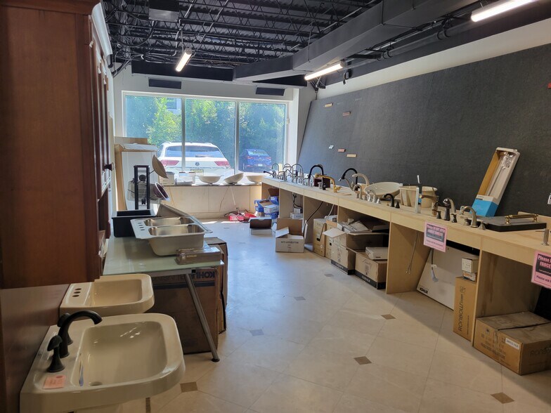 More Photos Of 1641 E Marlton Pike, Cherry Hill Showroom For Lease