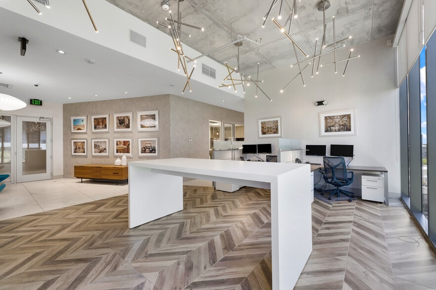 More Photos Of 2920-2950 NE 207th St, Aventura Unknown For Lease