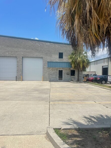 More Photos Of 2724 Crestview St, Kenner Warehouse For Lease