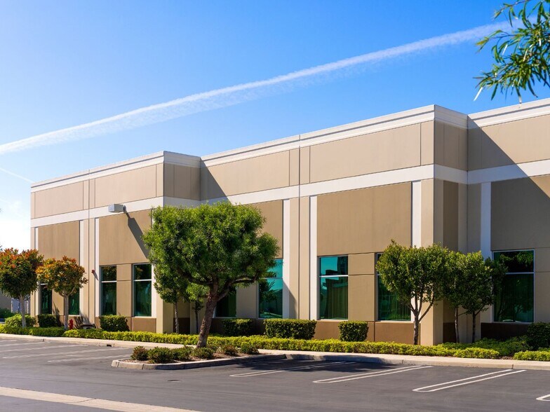 More Photos Of 1350-1358 S Ritchey St, Santa Ana Warehouse For Lease