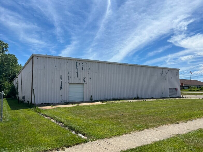 Primary Photo Of 5505 S Pennsylvania Ave, Lansing Warehouse For Sale