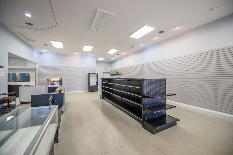 More Photos Of 1315 N Wooster Ave, Strasburg Freestanding For Lease