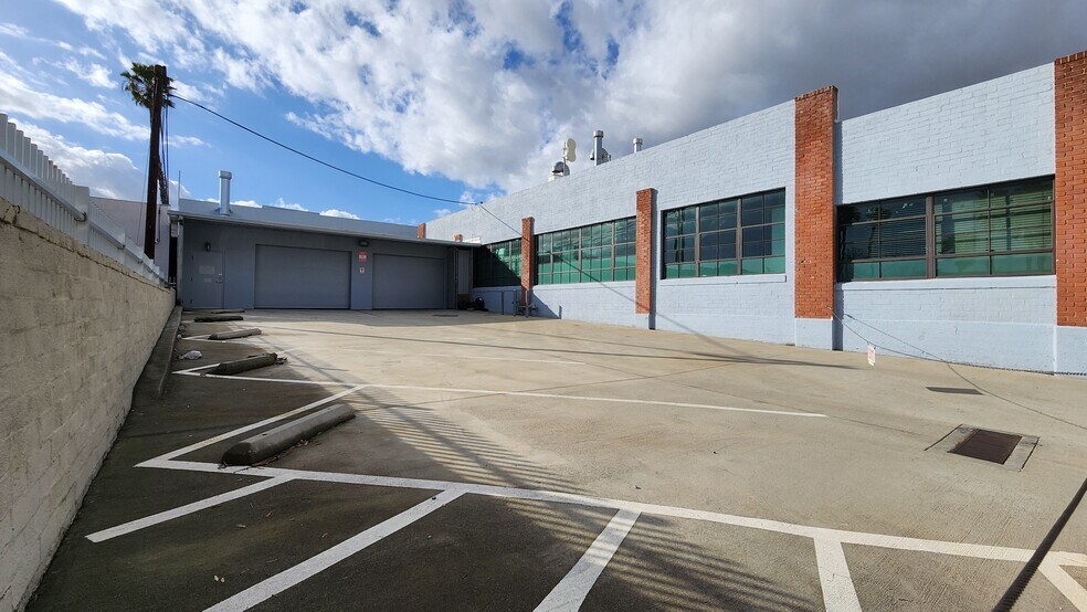 More Photos Of 89-91 N San Gabriel Blvd, Pasadena Warehouse For Lease