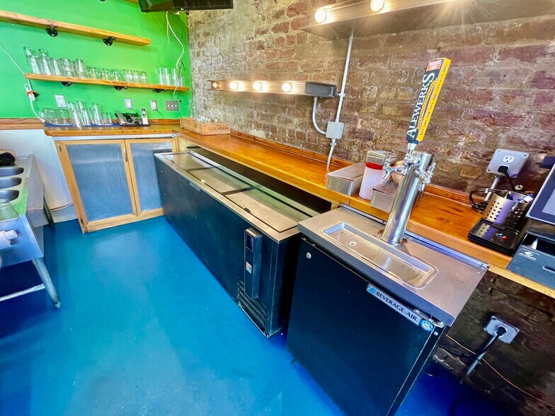 More Photos Of 314 William St, Fredericksburg Storefront For Lease