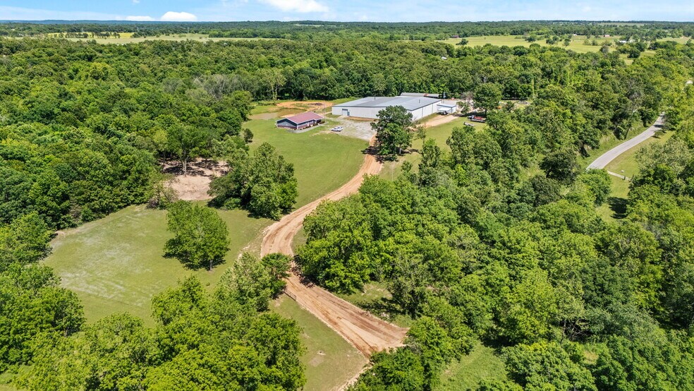 More Photos Of 23044 Honey Creek Rd, Sulphur Springs Distribution For Sale