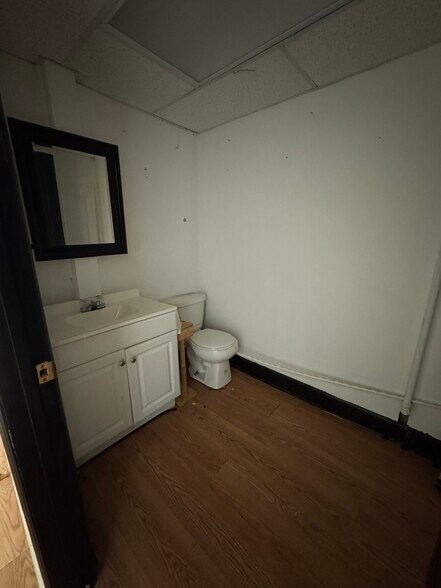 More Photos Of 120 Coles Ct, Barbourville Office For Sale