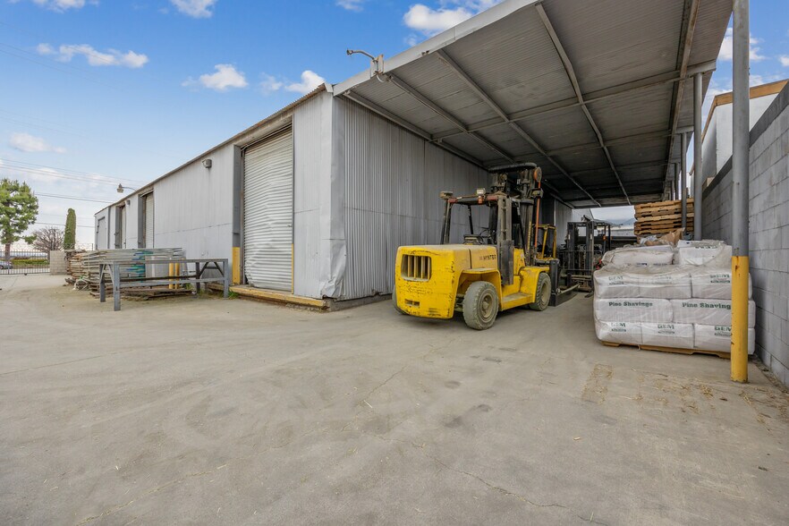 More Photos Of 780 N Todd Ave, Azusa Distribution For Sale