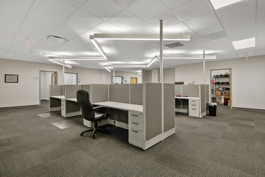 More Photos Of 1876 Bureau Dr, Fayetteville Medical For Sale