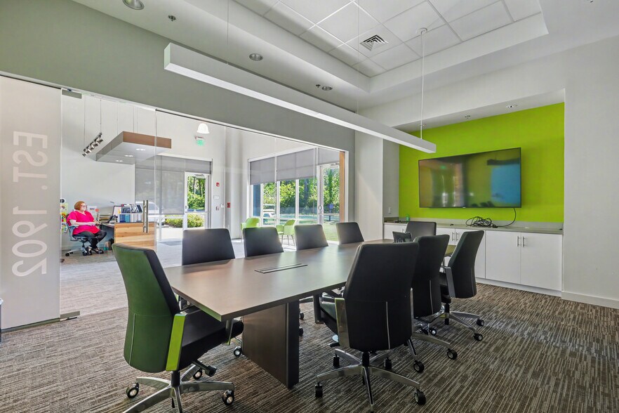 More Photos Of 241 Collins Industrial Blvd, Athens Light Distribution For Sale