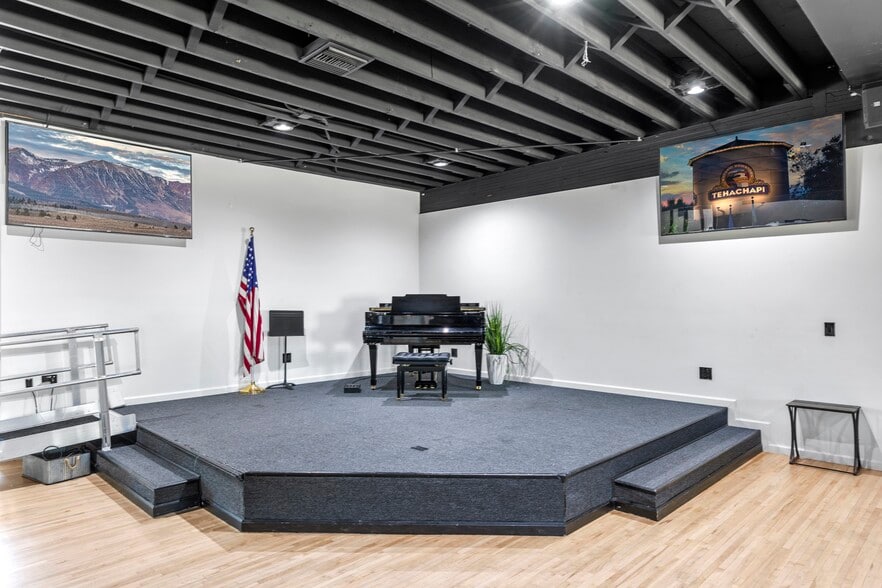 More Photos Of 48771 W Valley Blvd, Tehachapi Schools For Sale