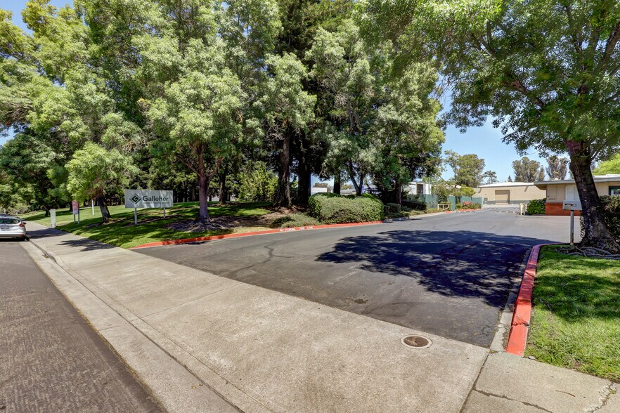 More Photos Of 210 Classic Ct, Rohnert Park Warehouse For Lease