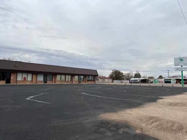 More Photos Of 115 W 1st St, Dumas Medical For Lease