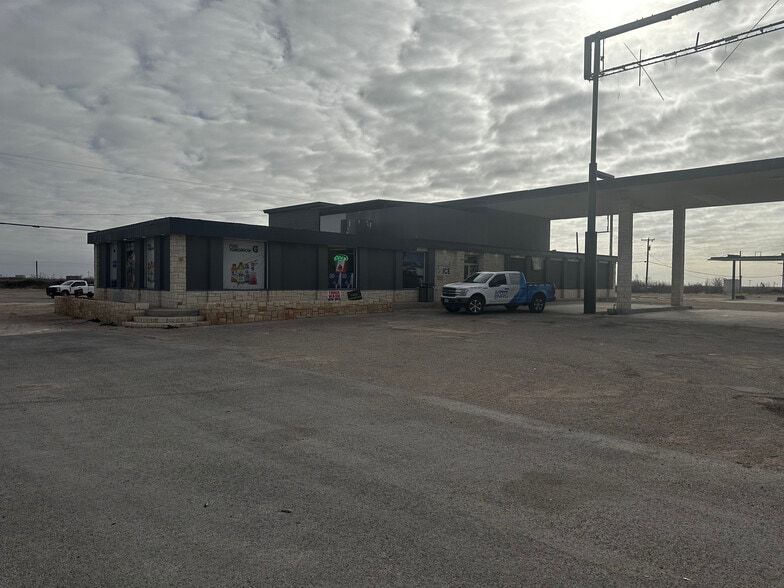 More Photos Of 250 E Interstate Highway 20, Penwell Restaurant For Sale