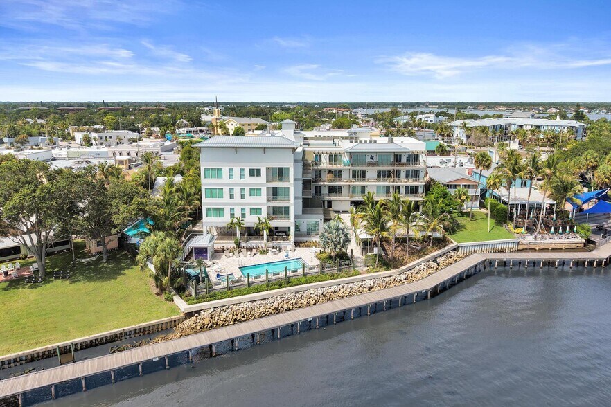 More Photos Of 37-41 SW Seminole St, Stuart Apartments For Lease