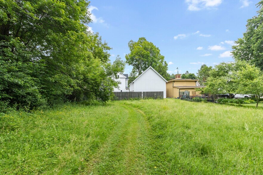 More Photos Of 40 E Main St, Canton Apartments For Sale