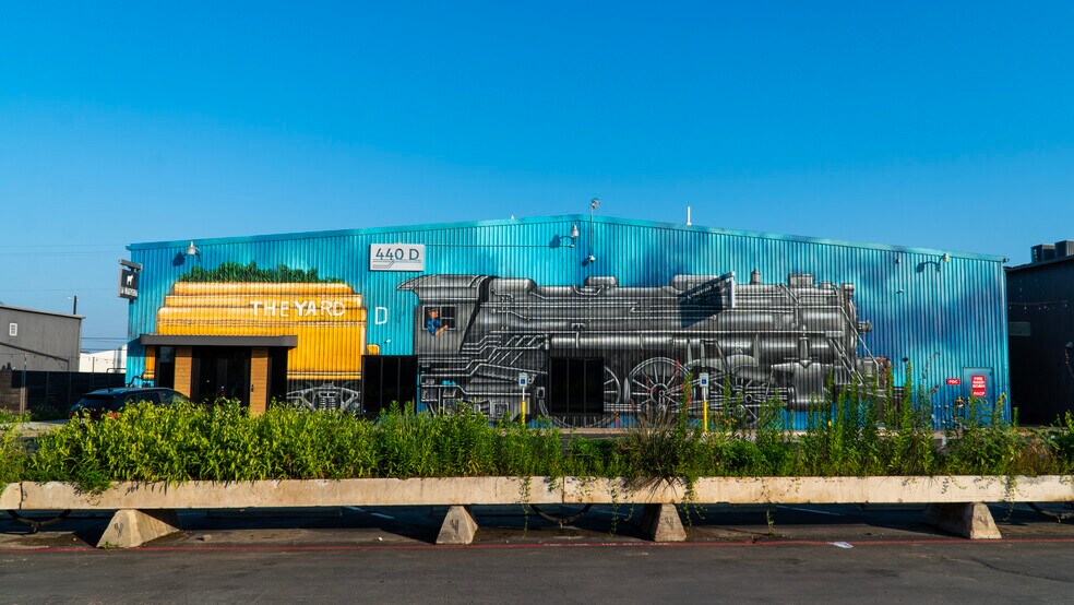 More Photos Of 440 E Saint Elmo Rd, Austin Unknown For Lease