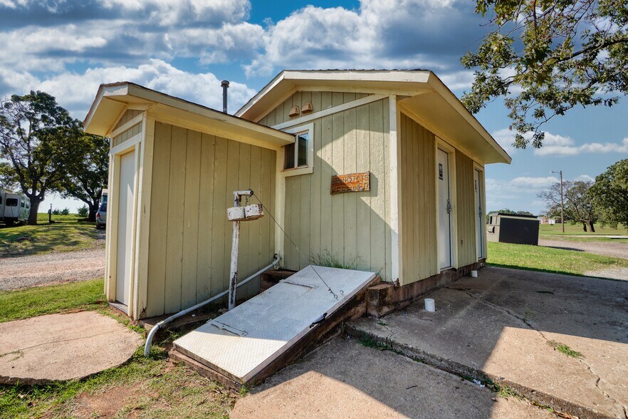 More Photos Of 347203 US Route 66 Hwy, Chandler Trailer Camper Park For Sale