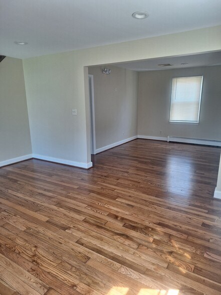 More Photos Of 329 Kenmore Ave, Bel Air Freestanding For Lease