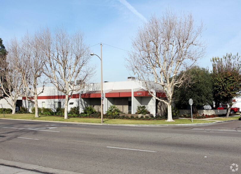 More Photos Of 1521-1539 W Orangewood Ave, Orange Unknown For Lease