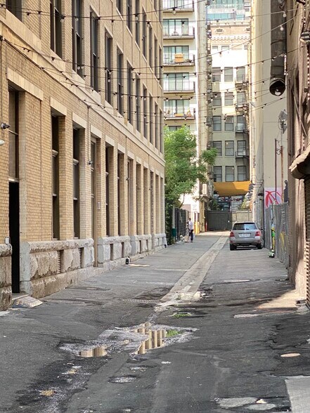 More Photos Of 460 S Spring St, Los Angeles Apartments For Lease