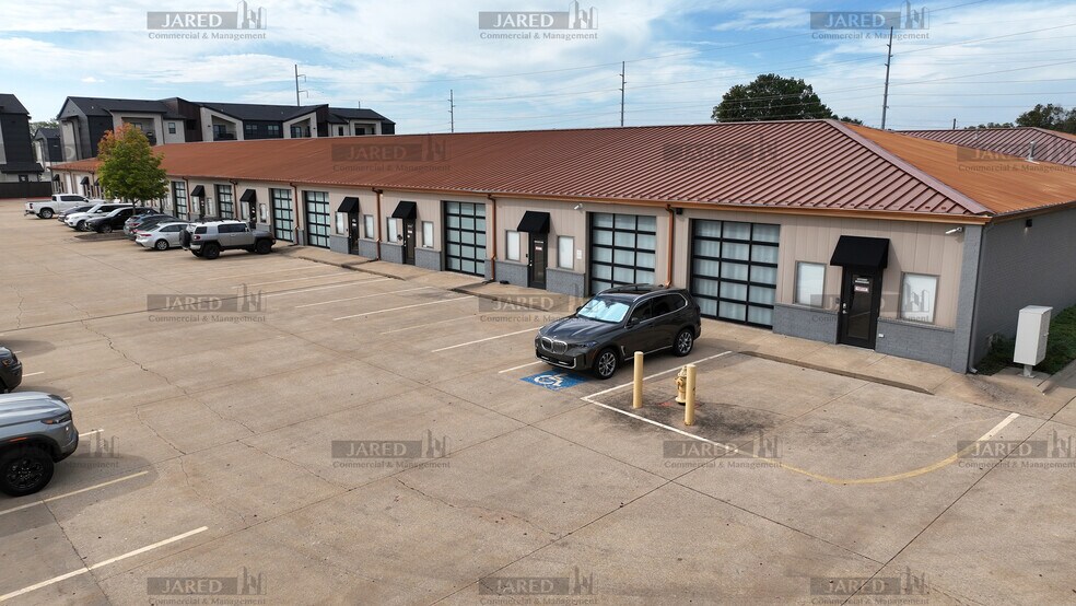 More Photos Of 1400 SW Susana St, Bentonville Unknown For Lease