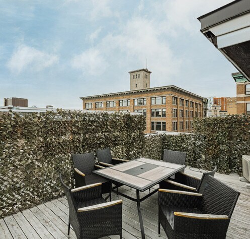 More Photos Of 225-227 Saint-Paul Rue O, Montréal Apartments For Sale