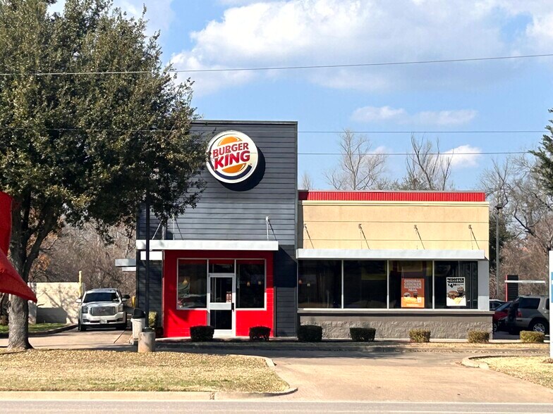 Primary Photo Of 1003 SW Big Bend Trl, Glen Rose Fast Food For Lease