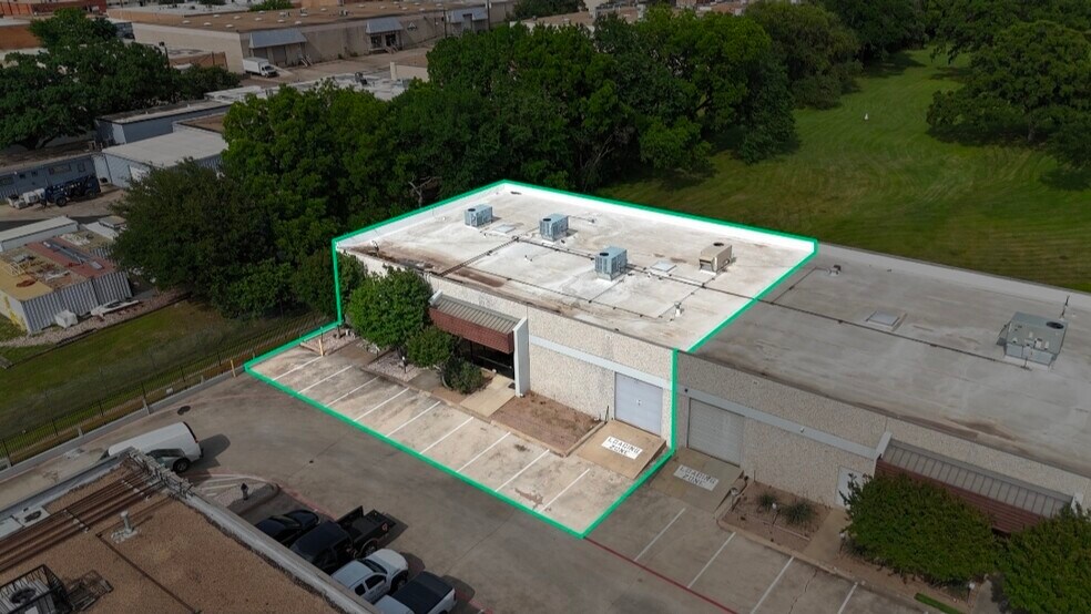 More Photos Of 10606 Shady Trl, Dallas Showroom For Sale