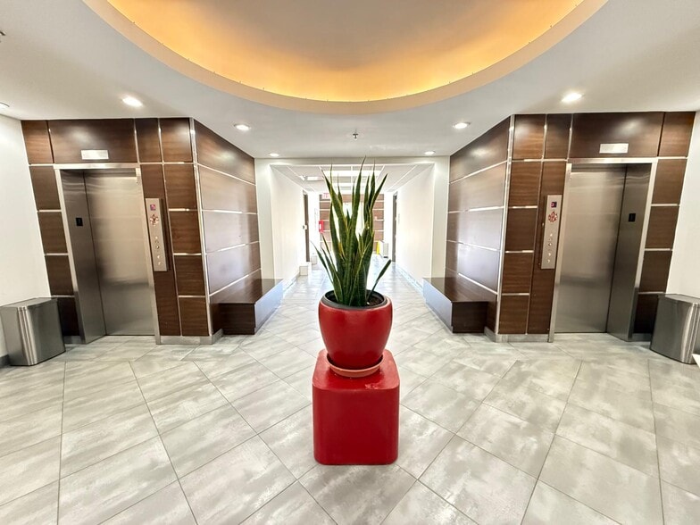 More Photos Of 560 Northern Blvd, Great Neck Medical For Lease