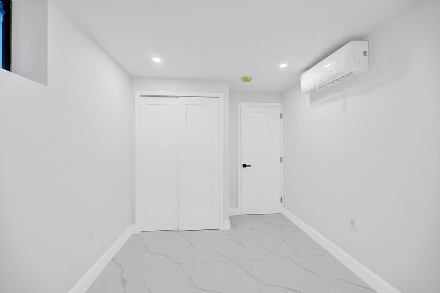 More Photos Of 3013 Brighton 5th St, Brooklyn Apartments For Sale