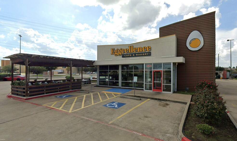 Primary Photo Of 3030 Business Center Dr, Pearland Fast Food For Lease