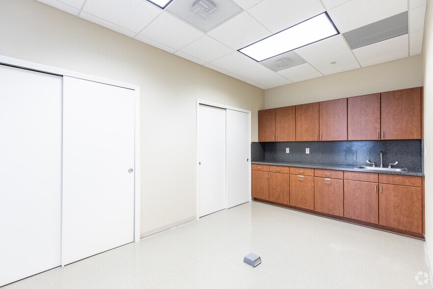 More Photos Of 9155 S Dadeland Blvd, Miami Unknown For Lease
