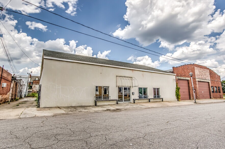 More Photos Of 551 Ellis St, Augusta Auto Dealership For Lease