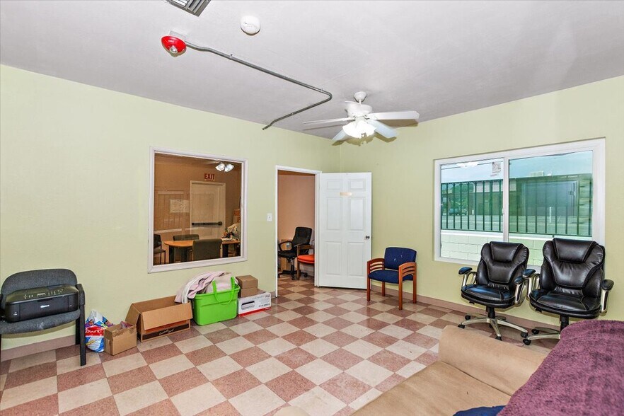 More Photos Of 1455 E Lynwood Dr, San Bernardino Schools For Sale