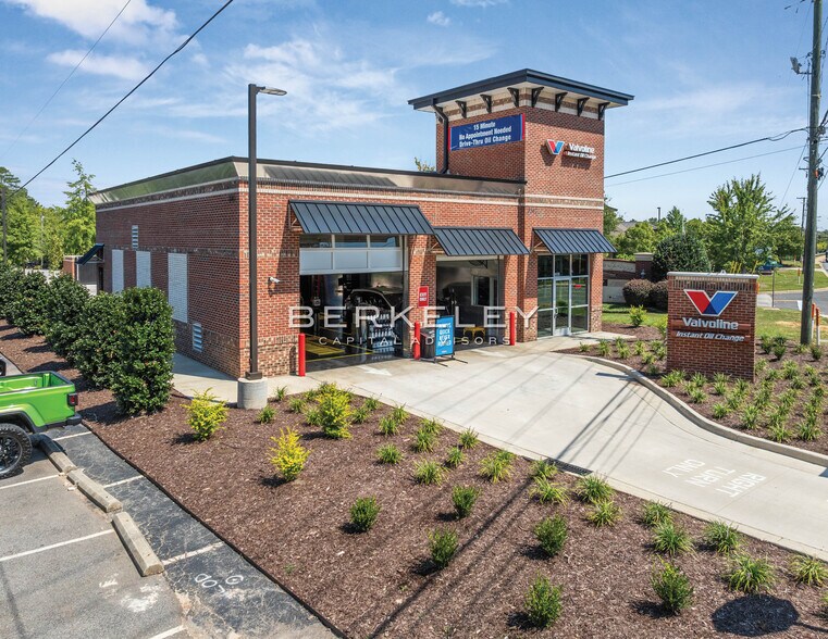 More Photos Of 5362 Sunset Blvd, Lexington Freestanding For Sale