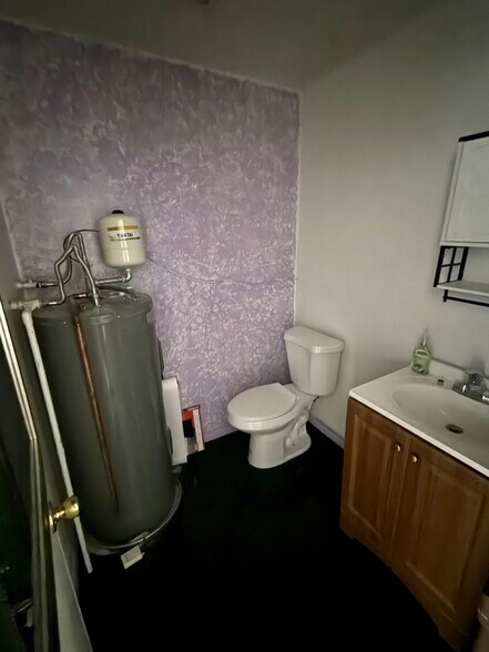 More Photos Of 13284 E Central Ave, Mayer Office Residential For Lease