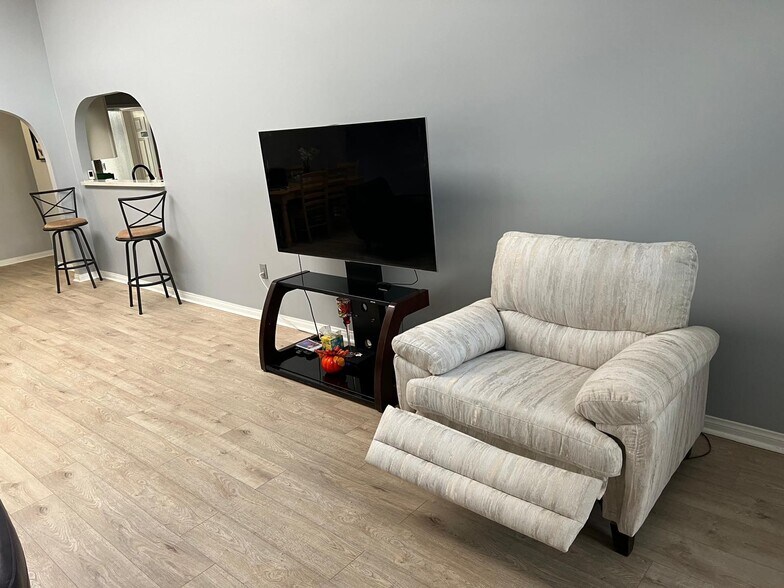 More Photos Of 12701 Darla Ave, Granada Hills Rehabilitation Center For Sale