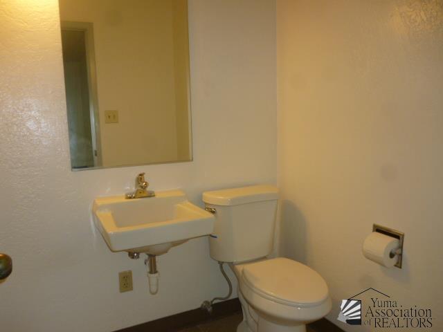 More Photos Of 642 E 39th Pl, Yuma Flex For Sale