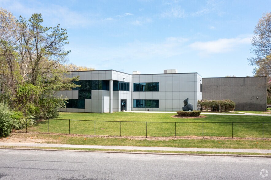Primary Photo Of 20 Ramsey Rd, Shirley Light Manufacturing For Lease
