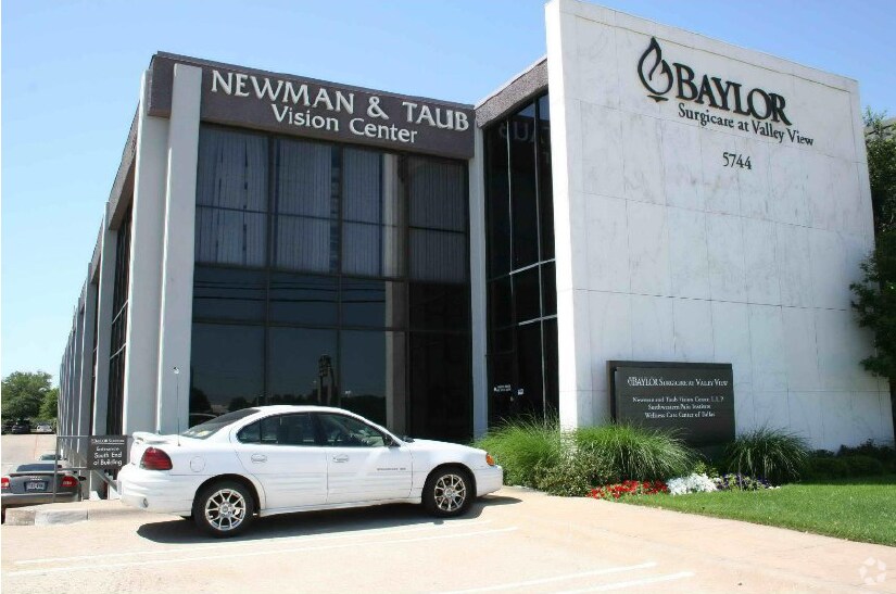 More Photos Of 5744 Lyndon B Johnson Fwy, Dallas Medical For Lease