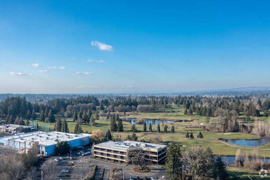 More Photos Of 9115 SW Oleson Rd, Portland Office For Sale