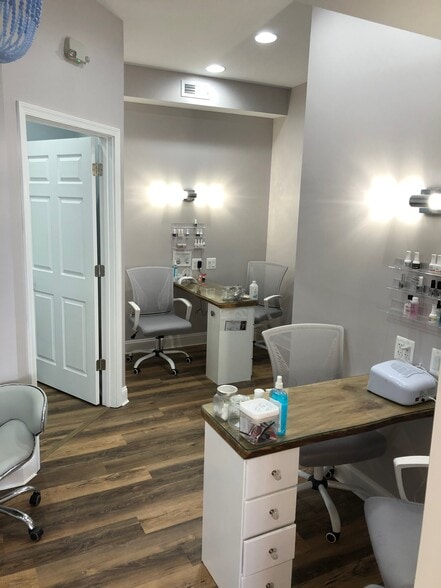 More Photos Of 3272 Main St, Manchester Storefront For Sale