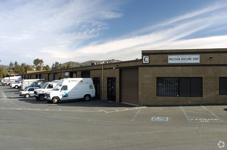 More Photos Of 2244 S Santa Fe Ave, Vista Manufacturing For Lease