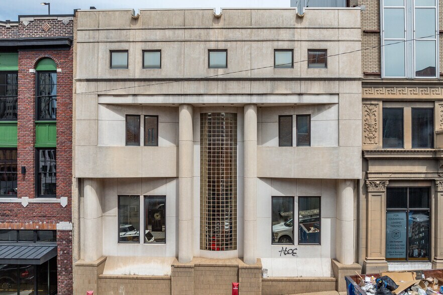 Primary Photo Of 111 E 7th St, Chattanooga Storefront Retail Office For Sale