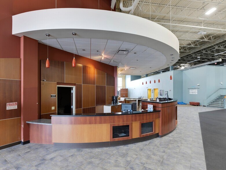More Photos Of 1975 Melissa Ln, Aurora Health Club For Sale